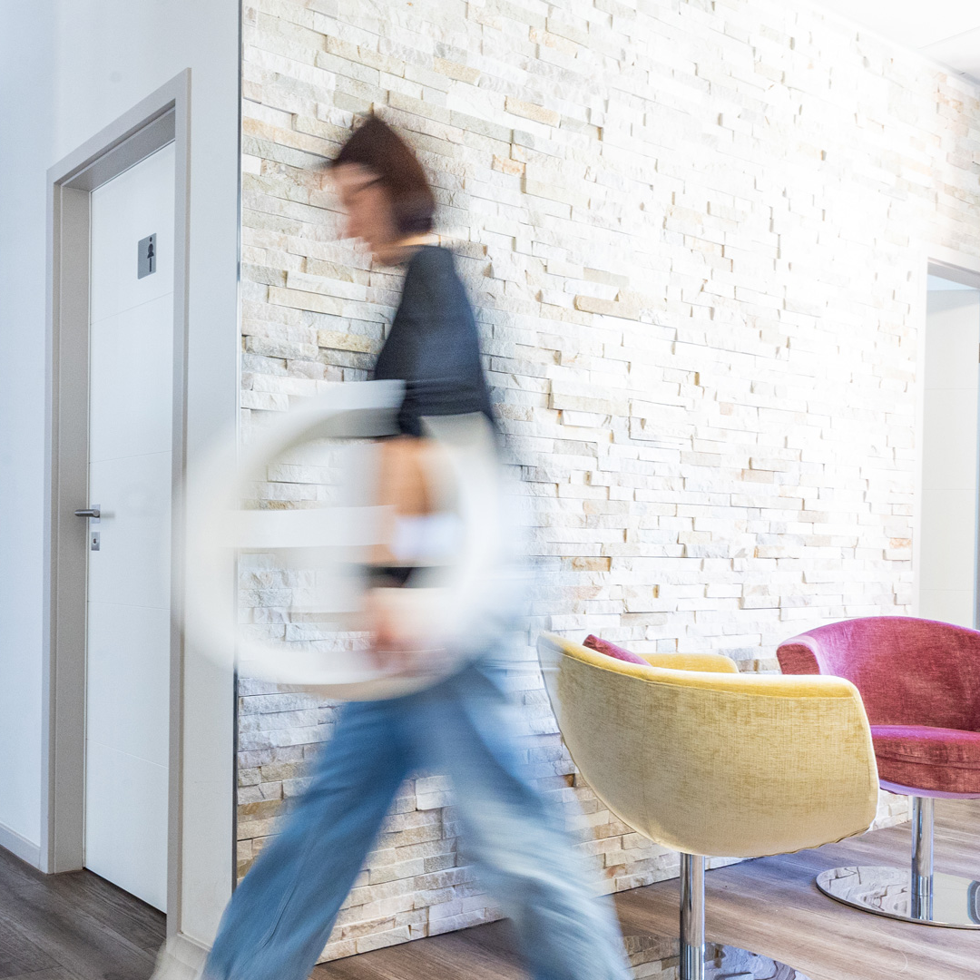 Arbeiten bei Hauptsache Kommunikation ist in vielerlei Hinsicht so wie in anderen Full-Service-Agenturen und doch ein wenig anders. Persönlicher, familiärer. Arbeiten bei Hauptsache Kommunikation ist in vielerlei Hinsicht so wie in anderen Full-Service-Agenturen und doch ein wenig anders. Persönlicher, familiärer.